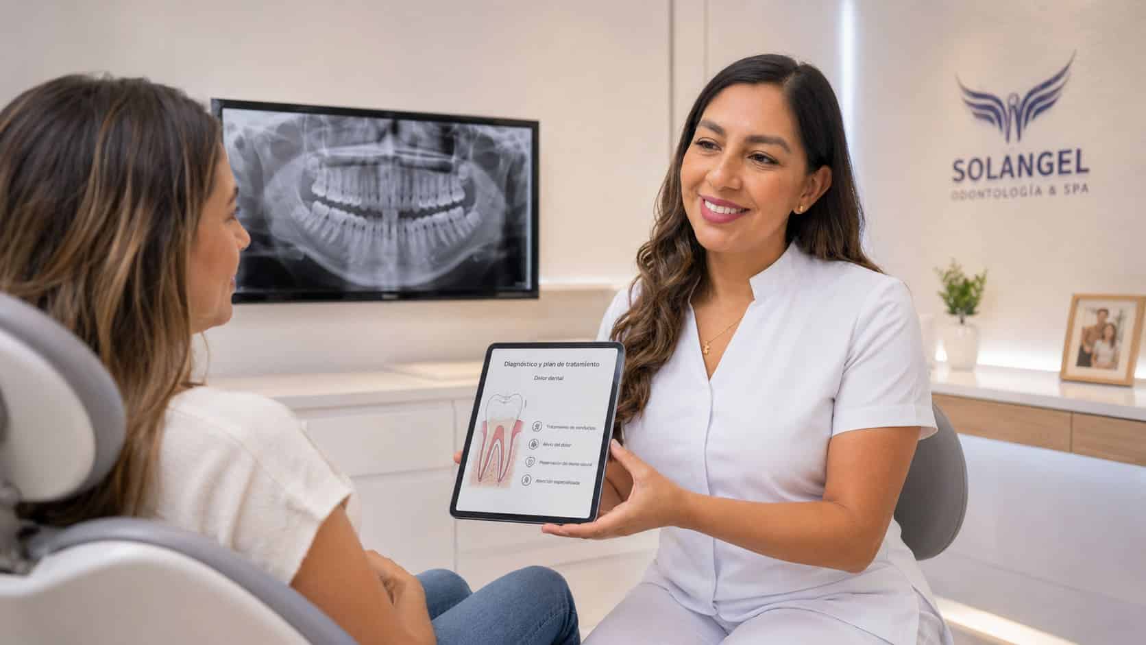 Dra. Viridiana explicando una valoración de endodoncia en Solángel Villahermosa